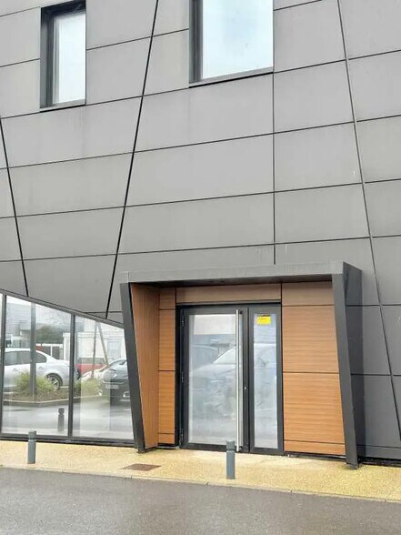 Flex in Bonneuil-sur-Marne for lease - Building Photo - Image 1 of 9