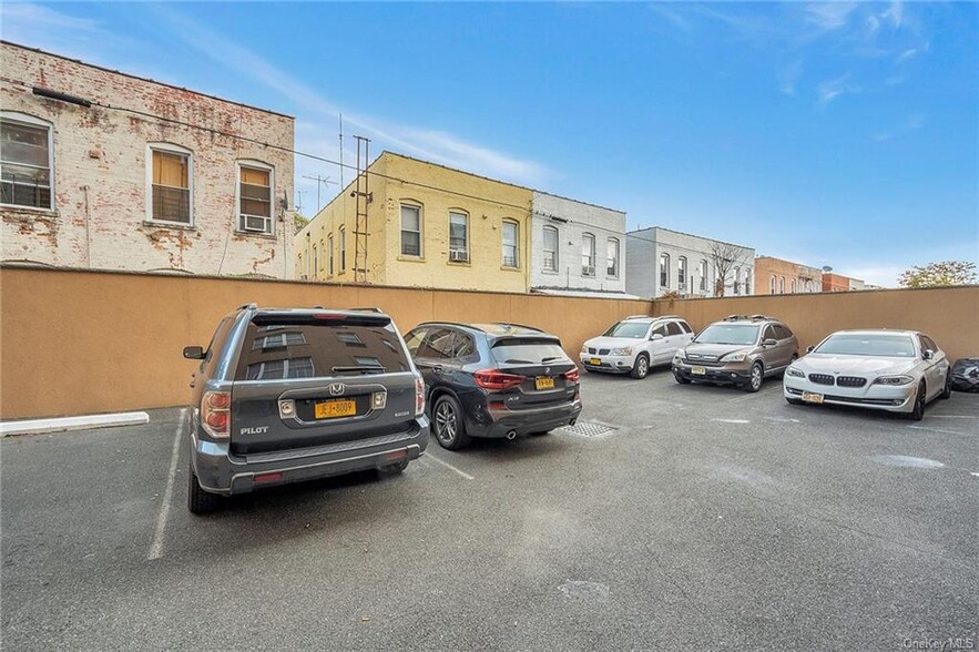 2430 Lyvere St, Bronx, NY for sale - Building Photo - Image 2 of 13