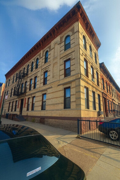 58 De Sales Pl, Brooklyn, NY for sale - Building Photo - Image 1 of 5
