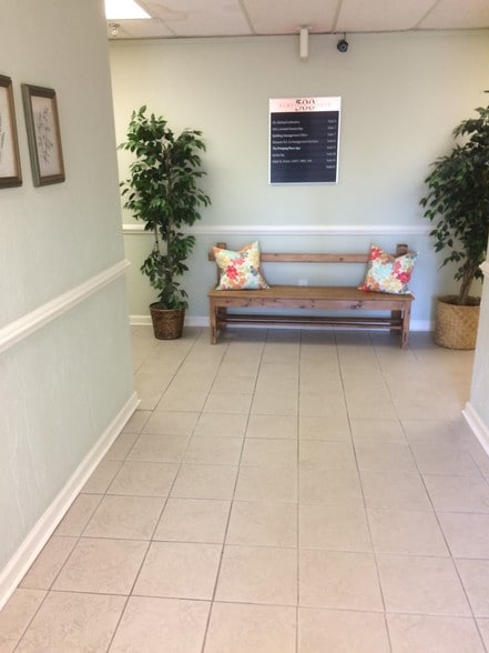 500 Newfield Ave, Stamford, CT for lease - Interior Photo - Image 3 of 13