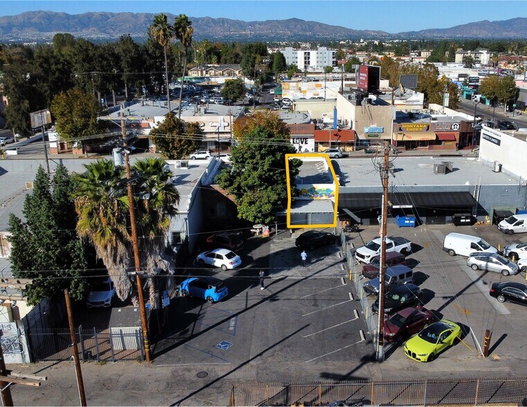 18512-18514 Sherman Way, Reseda, CA for lease - Building Photo - Image 2 of 12