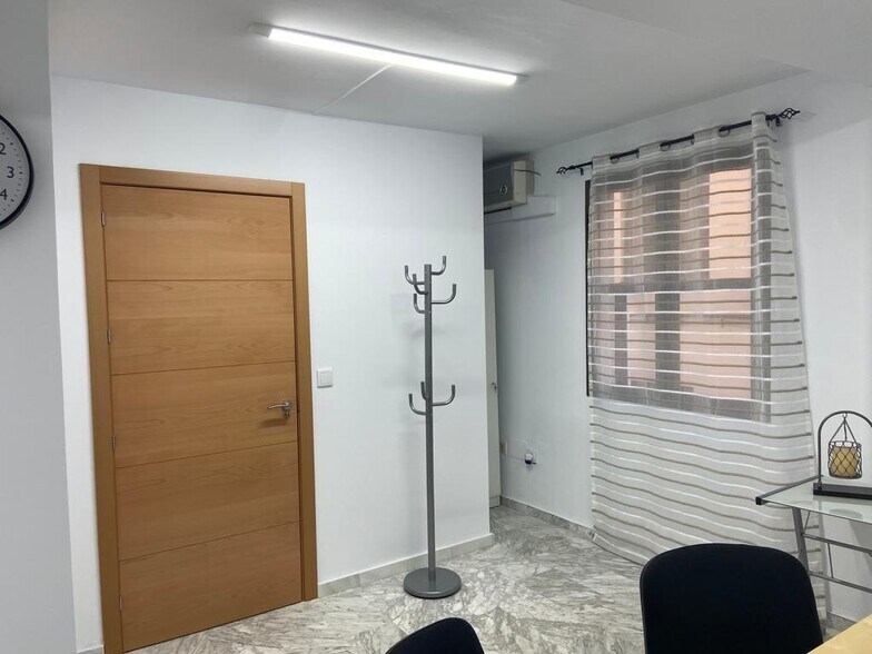 Office in Cáceres, Cáceres for lease - Building Photo - Image 2 of 6