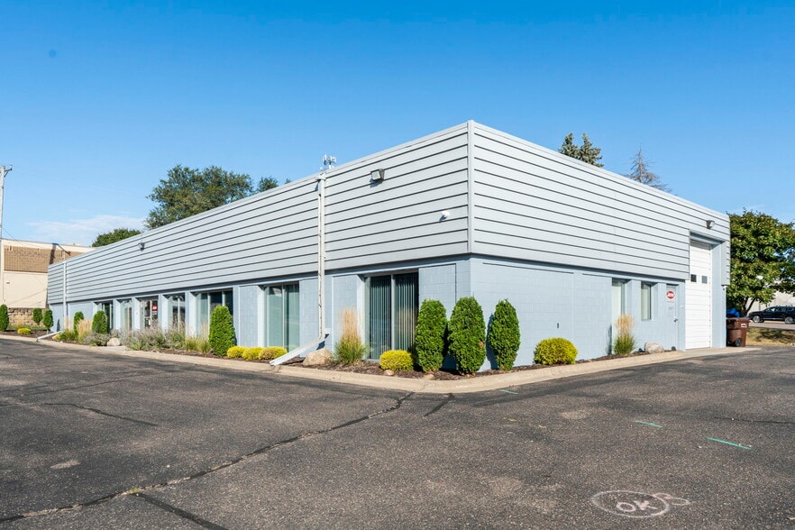 700-710 Hamel Rd, Hamel, MN for lease - Building Photo - Image 3 of 25