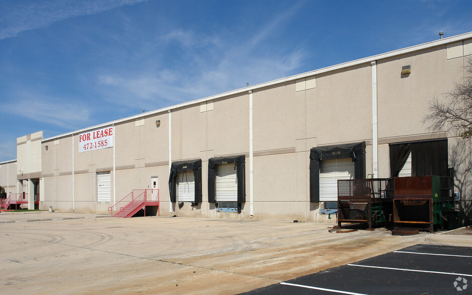 9715 Burnet Rd, Austin, TX for lease - Building Photo - Image 3 of 17