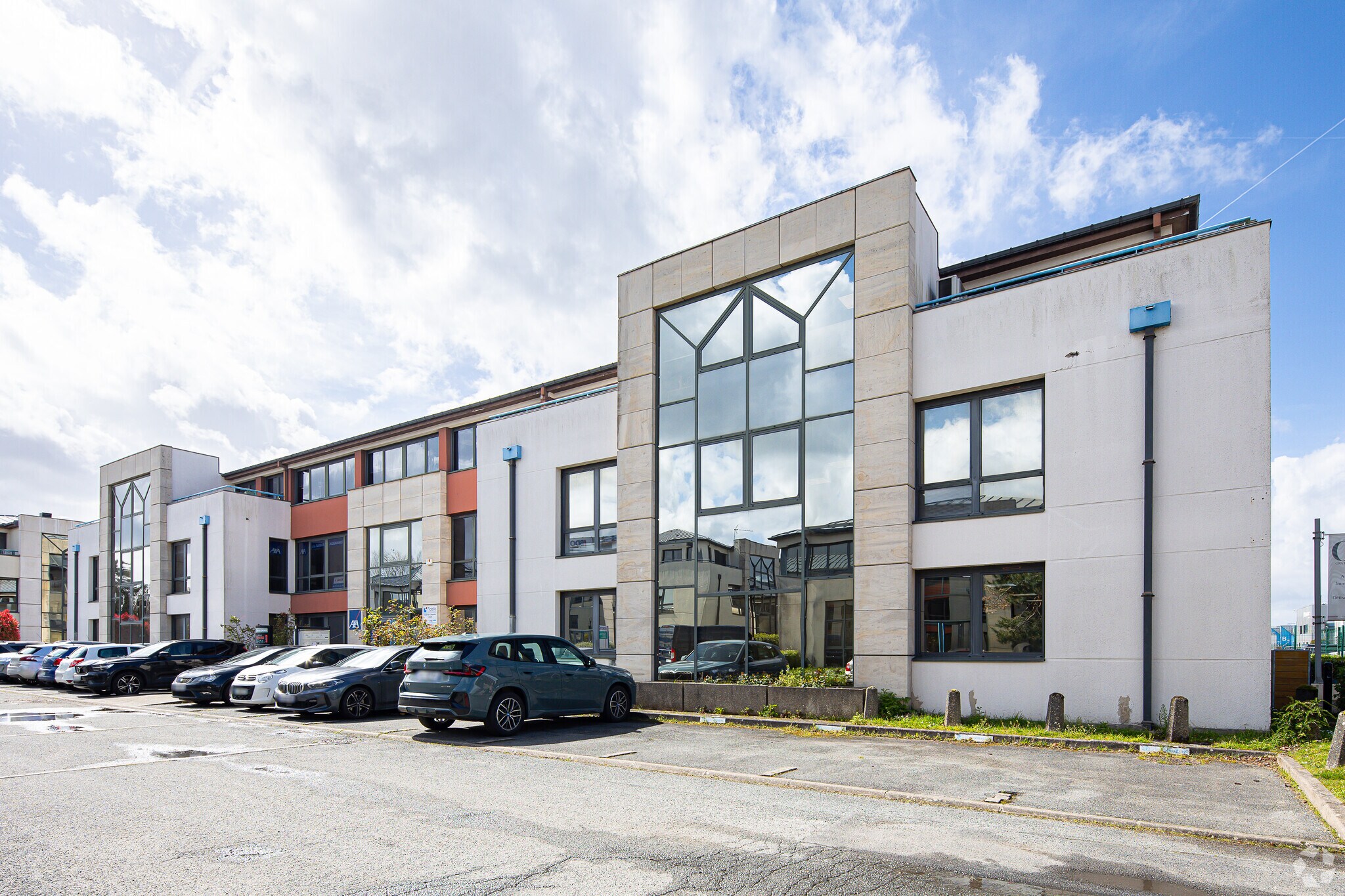 1 Allée De Londres, Villejust for lease Primary Photo- Image 1 of 3