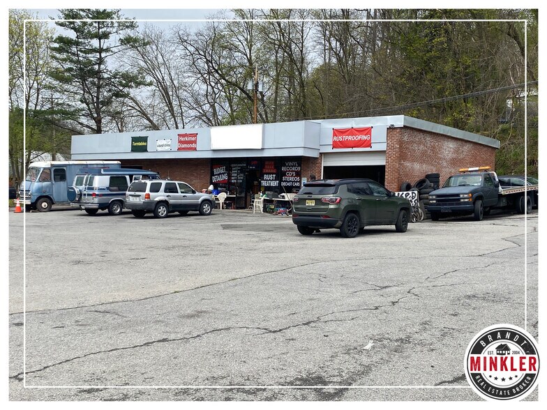 2 W Main St, Fonda, NY for sale - Building Photo - Image 1 of 1