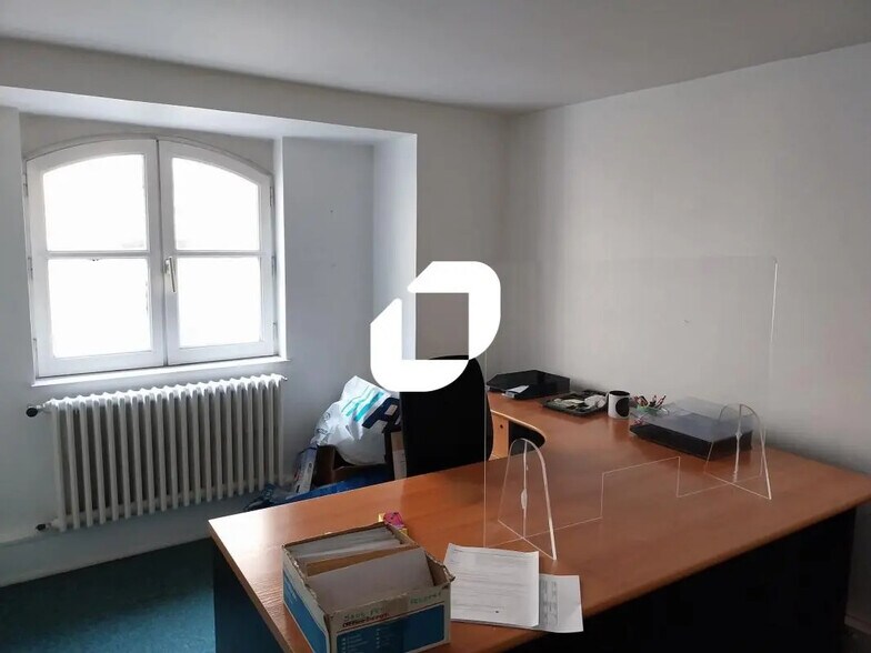 Retail in Nantes for lease - Interior Photo - Image 3 of 10