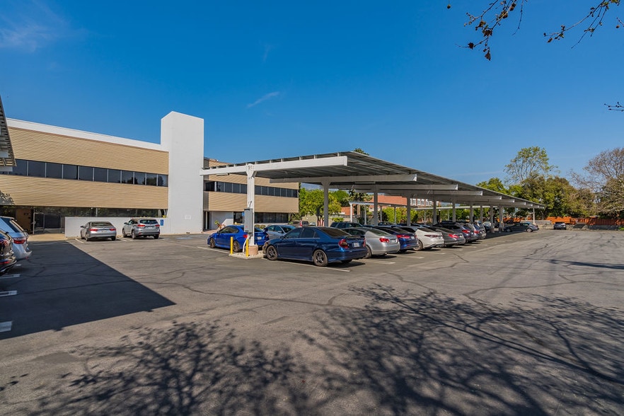 20 E Foothill Blvd, Arcadia, CA for lease - Building Photo - Image 2 of 12