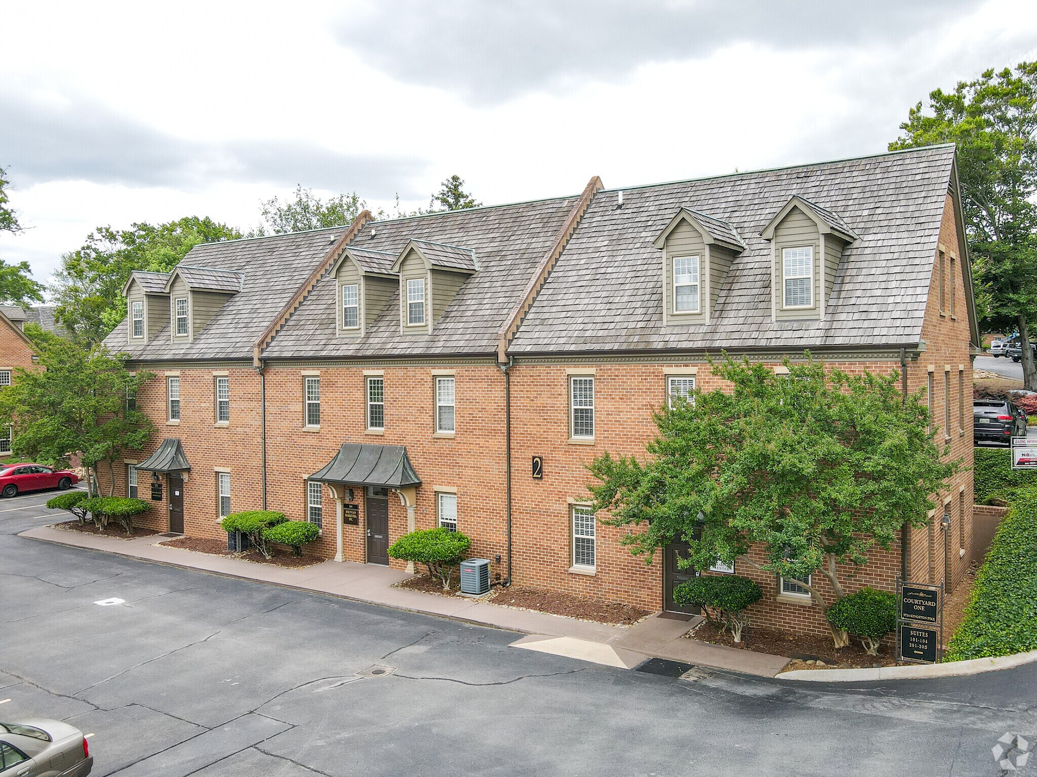 9724 Kingston Pike, Knoxville, TN 37922 Franklin Square