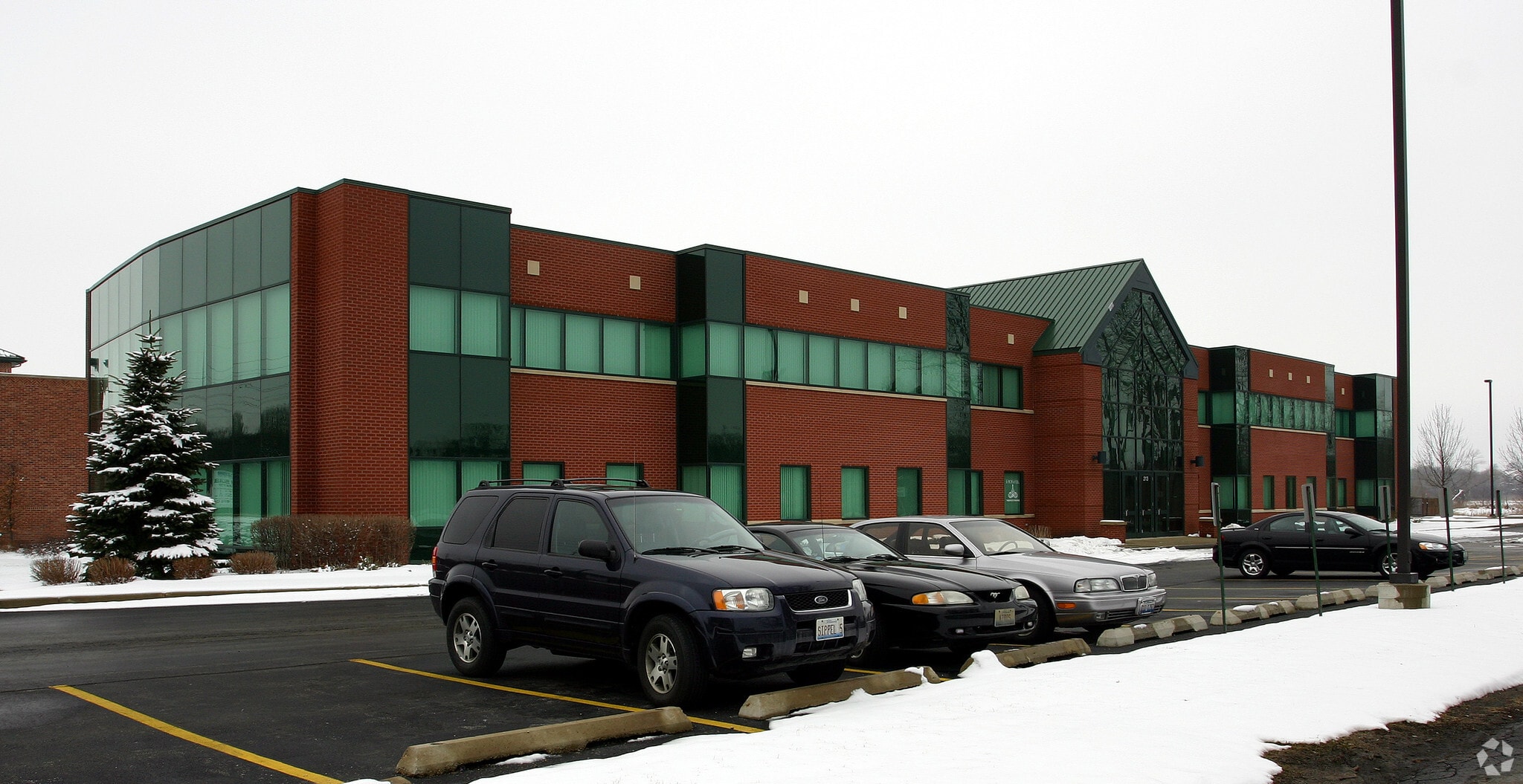 213 Front St, Mchenry, IL for lease Primary Photo- Image 1 of 6