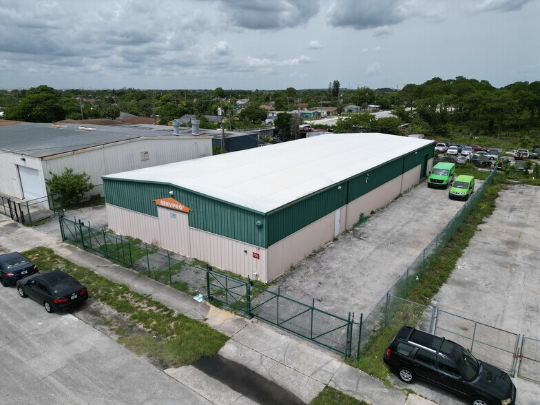 117 Miller Way, West Palm Beach, FL 33403 Industrial for Lease