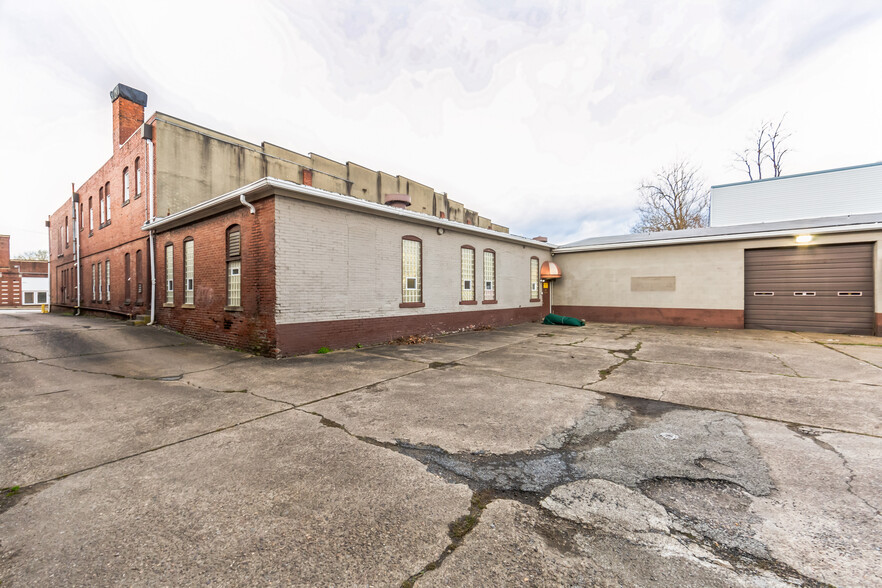 65 E Fayette St, Uniontown, PA for lease - Building Photo - Image 3 of 46