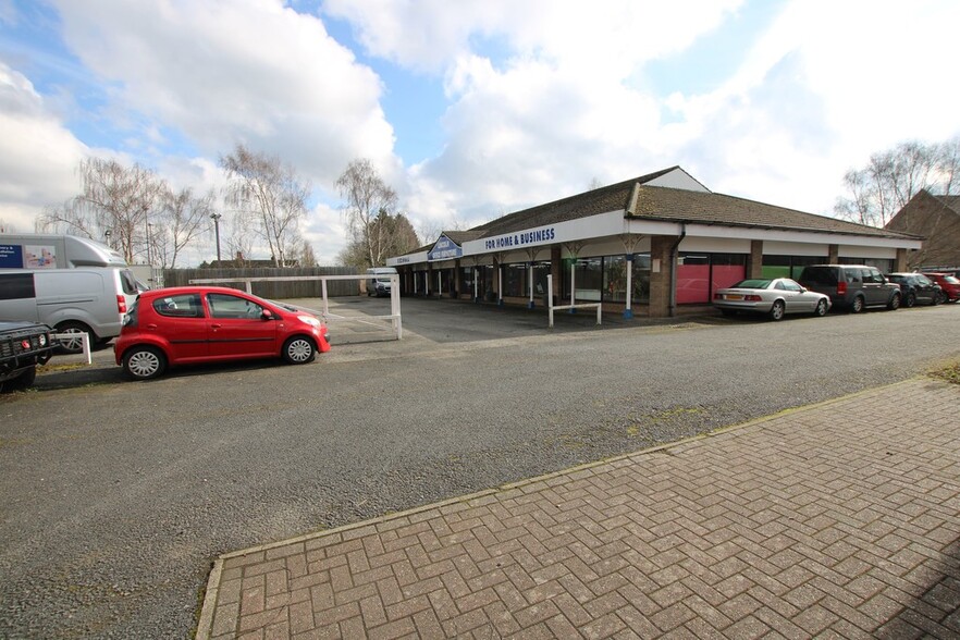 Sixfields Clos, Lincoln for lease - Primary Photo - Image 1 of 11