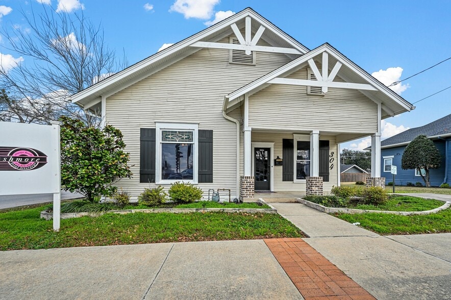 304 N San Jacinto St, Rockwall, TX for lease - Building Photo - Image 1 of 18