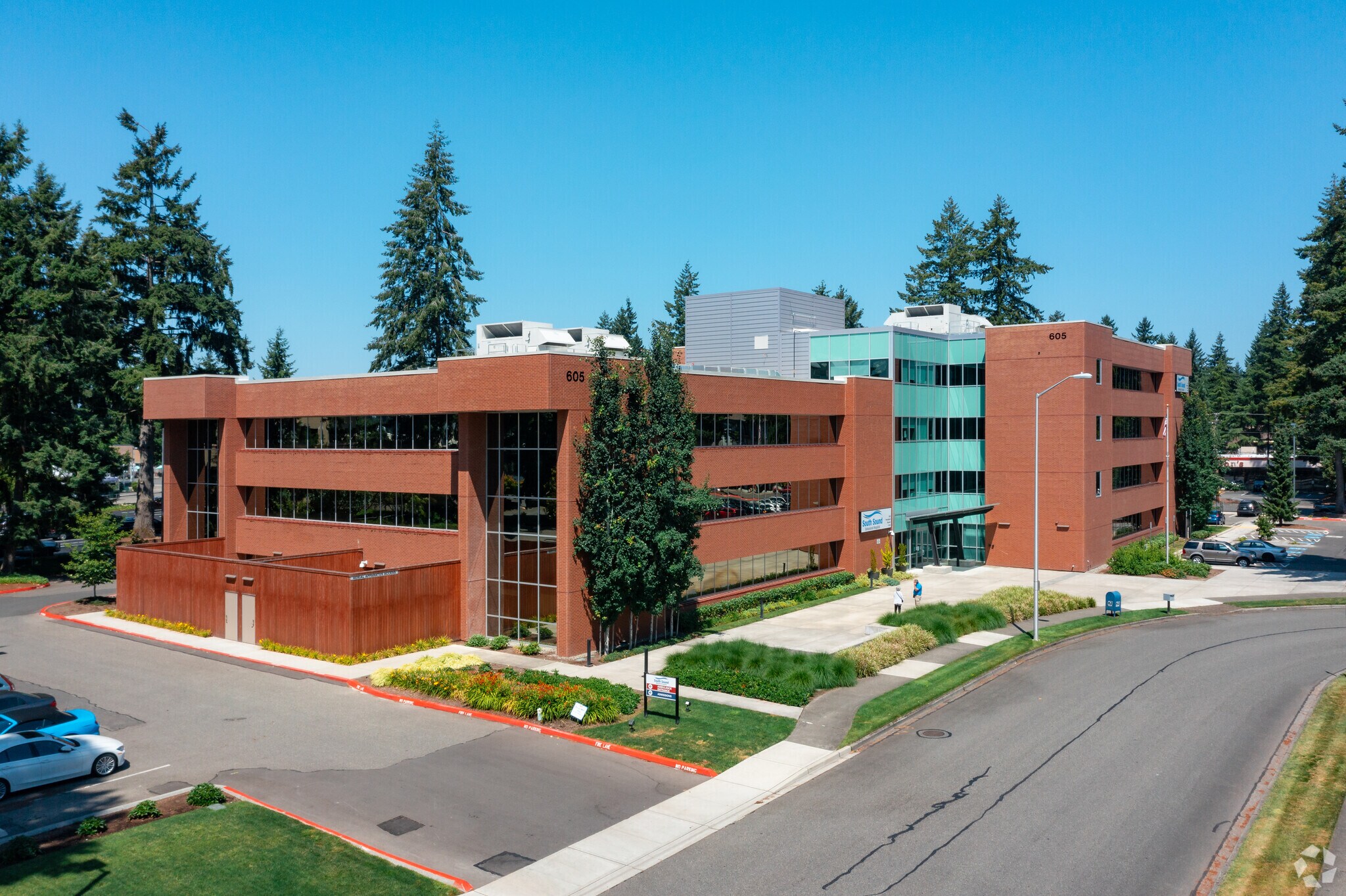 605 Woodland Square Loop SE, Lacey, WA for sale Primary Photo- Image 1 of 1