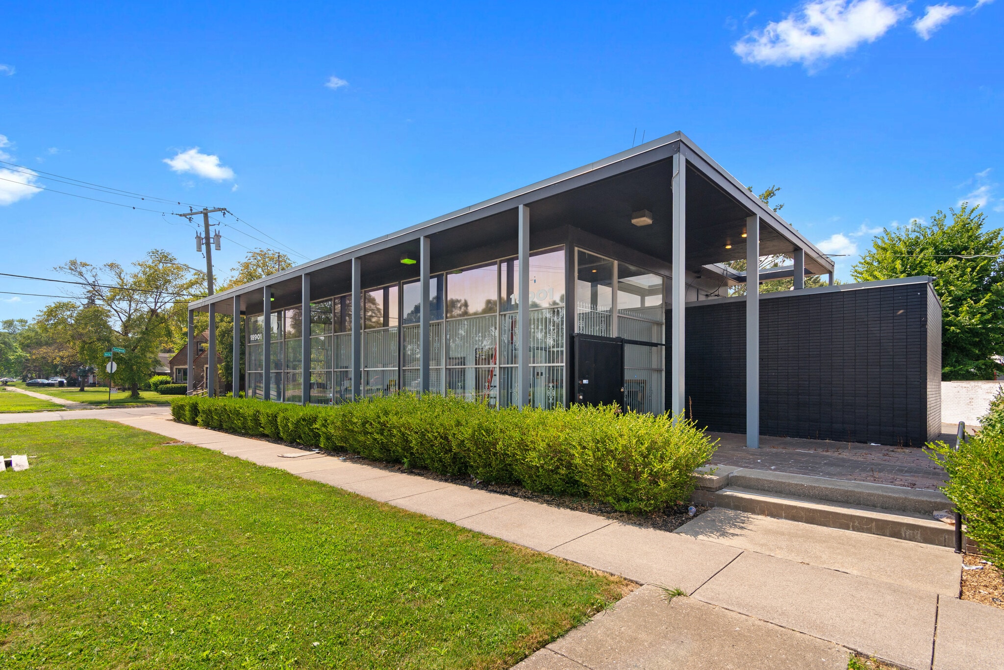 18901 Kelly Rd, Detroit, MI for sale Building Photo- Image 1 of 20