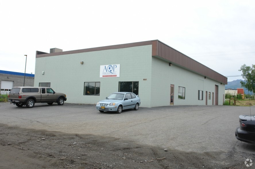 8537 Corbin Dr, Anchorage, AK 99507