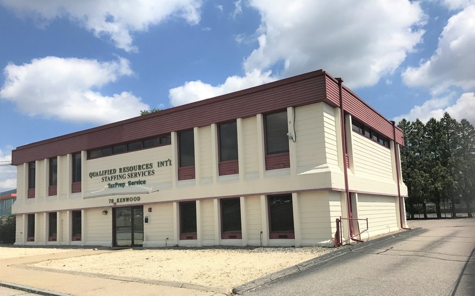 78 Kenwood St, Cranston, RI 02907