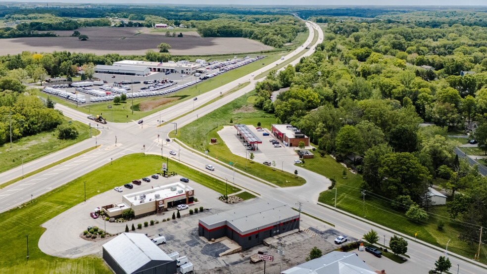 2723 Beck Dr, Waterford, WI for sale - Building Photo - Image 2 of 6