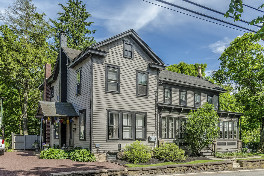 9 Trenton Ave, Frenchtown, NJ for sale - Primary Photo - Image 1 of 1