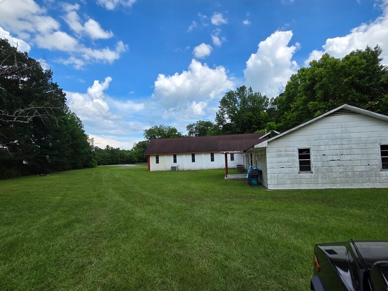 10675 Rucker Rd, Elmore, AL for sale - Building Photo - Image 3 of 8