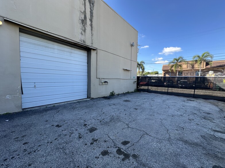 2309 SW 60th Way, Miramar, FL for lease - Building Photo - Image 2 of 7
