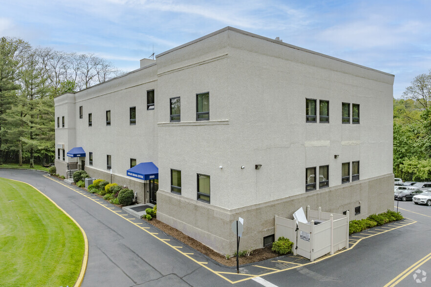 280 Dobbs Ferry Rd, White Plains, NY for lease - Primary Photo - Image 1 of 6