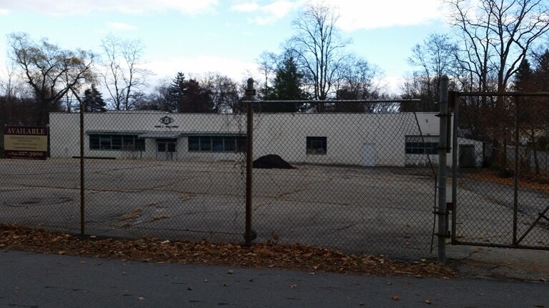 33 Brower Blvd, Hyde Park, NY for sale Primary Photo- Image 1 of 1