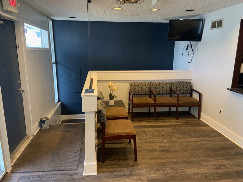 26831 Woodward Ave, Huntington Woods, MI for lease - Building Photo - Image 3 of 14