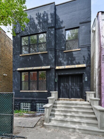 2224 W Ohio St, Chicago, IL for sale - Building Photo - Image 1 of 1