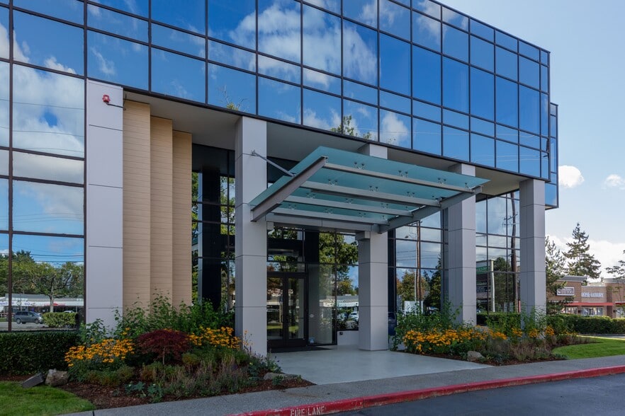 1000 SE Everett Mall Way, Everett, WA for lease - Building Photo - Image 2 of 17