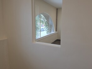 735 Arlington Ave N, Saint Petersburg, FL for lease Interior Photo- Image 2 of 5