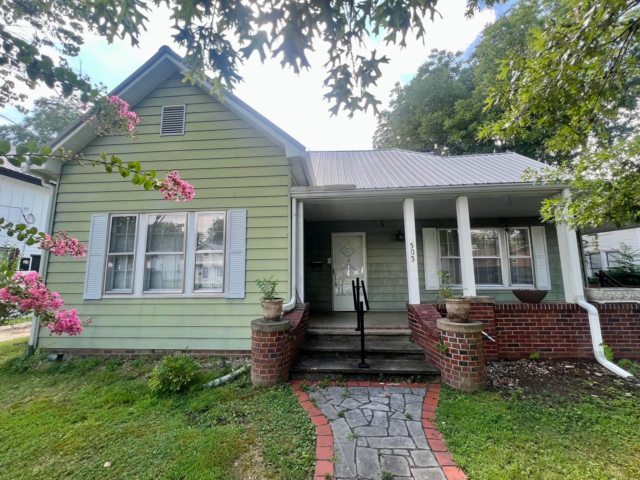 505 Grace Ave, Sevierville, TN for lease Building Photo- Image 1 of 42