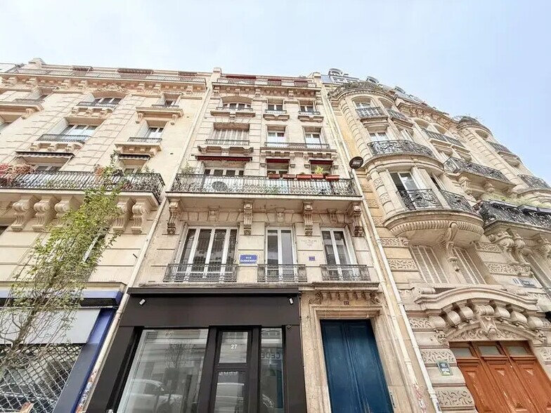 Office in Paris for lease - Building Photo - Image 1 of 9