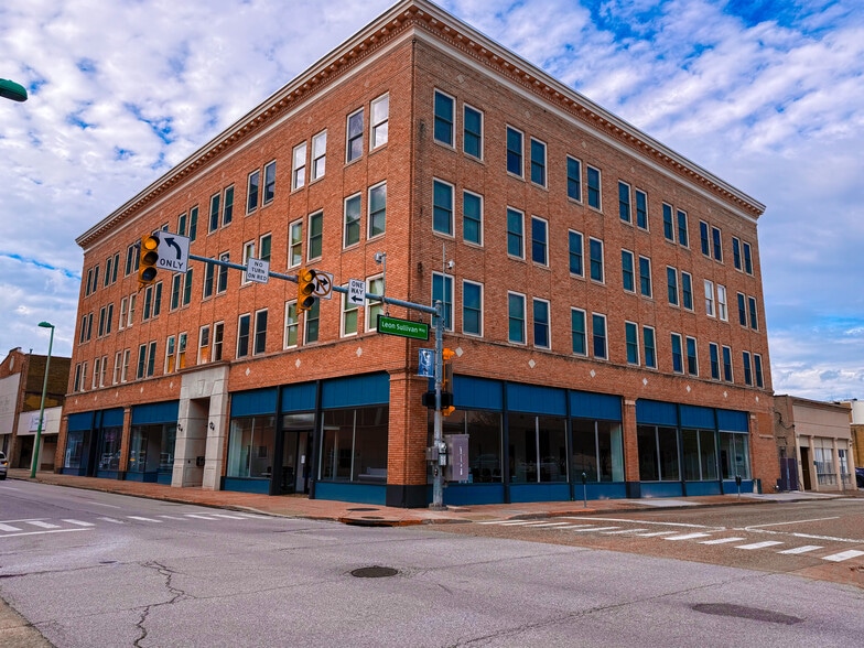 1030 Quarrier St, Charleston, WV for lease - Building Photo - Image 2 of 18