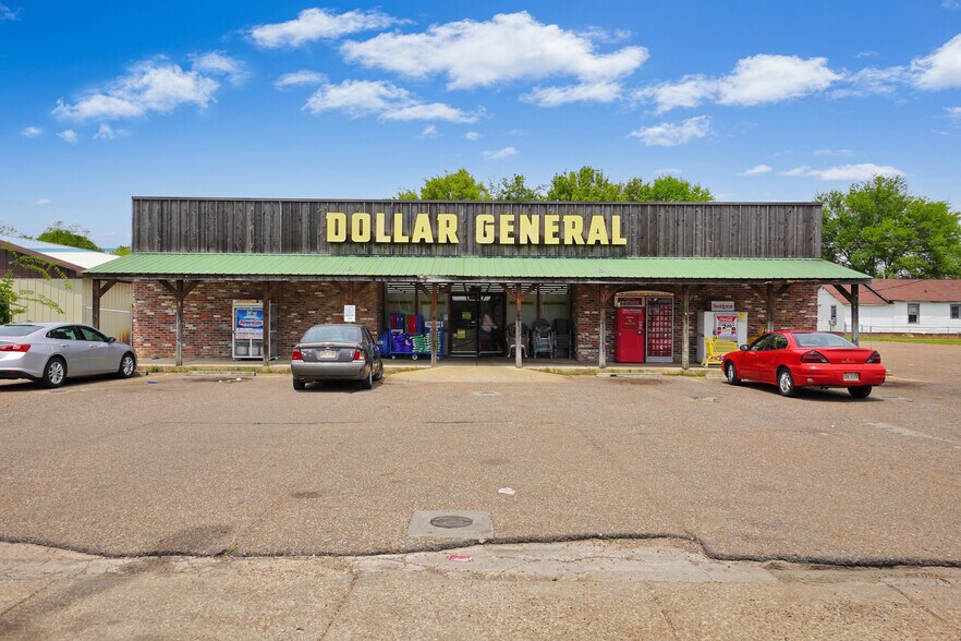 1311 Main St, Columbus, MS 39701 Dollar General
