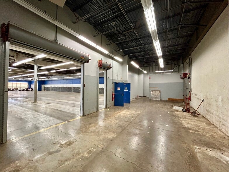 1181 N Greece Rd, Rochester, NY for lease - Interior Photo - Image 2 of 13