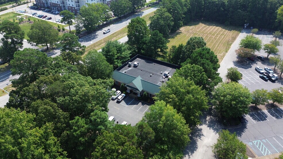 266 McLaws Cir, Williamsburg, VA for sale - Building Photo - Image 3 of 21