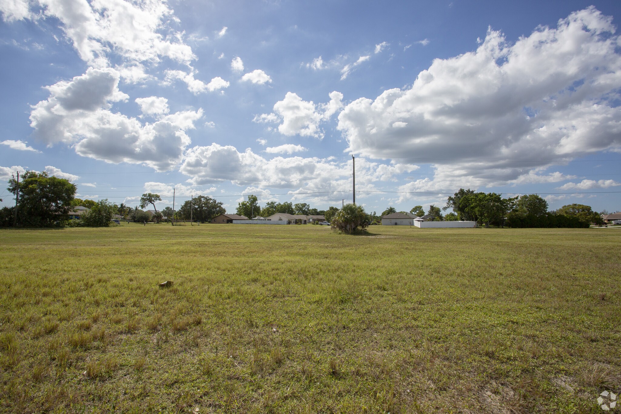 1712 Skyline Blvd, Cape Coral, FL for sale Primary Photo- Image 1 of 3