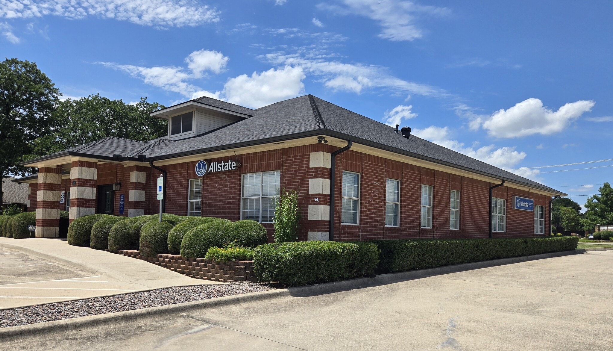 9289 Huntington Sq, North Richland Hills, TX for lease Building Photo- Image 1 of 11