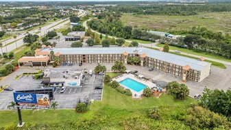 Quality Inn & Suites Kissimmee By The Lake - Motel