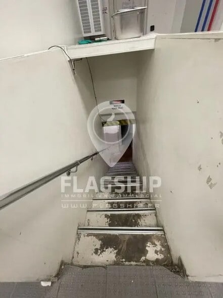 Retail in Paris for lease - Interior Photo - Image 2 of 5