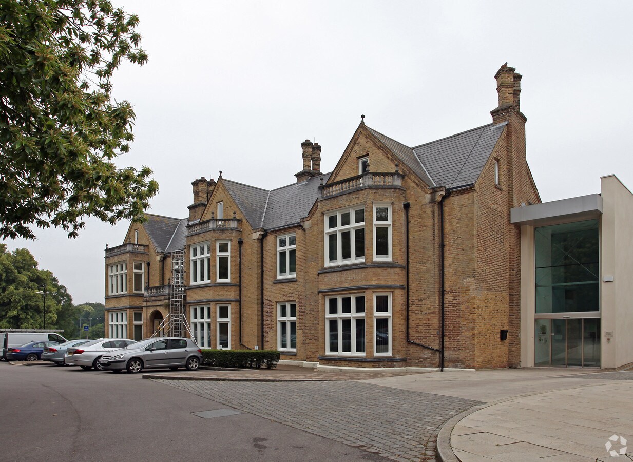 Lily Hill Rd, Bracknell, RG12 2SJ Lily Hill House