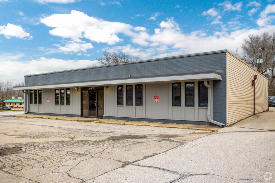 5805 Fleur Dr, Des Moines, IA for lease - Building Photo - Image 2 of 4