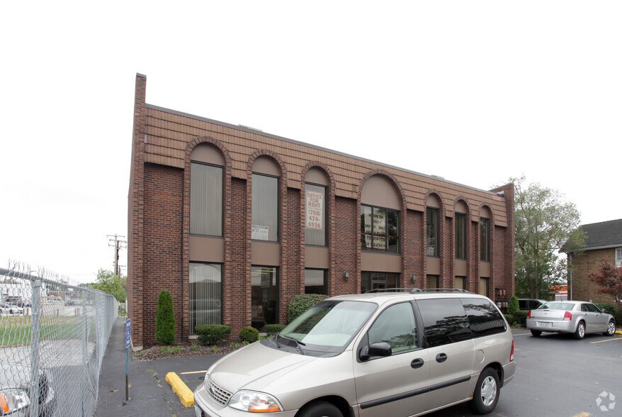 18221 Torrence Ave, Lansing, IL for sale - Primary Photo - Image 1 of 1