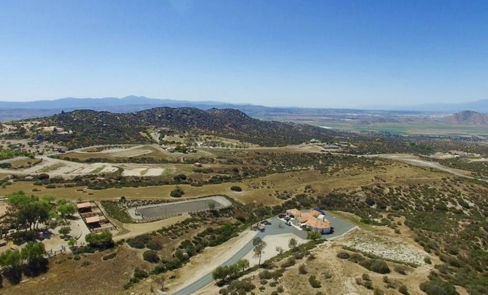 22955 Sky Mesa Rd, Homeland, CA for sale - Primary Photo - Image 1 of 3