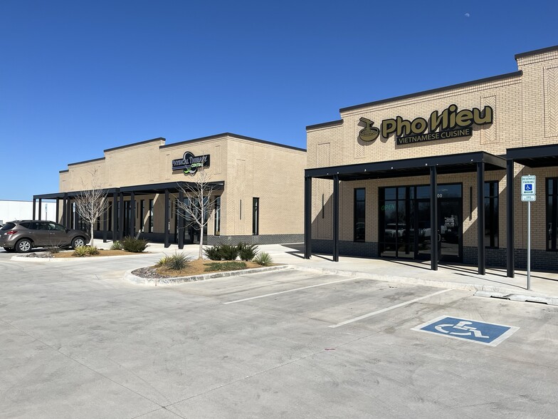 3200 S. Mustang Road, Yukon, OK for lease - Building Photo - Image 2 of 4