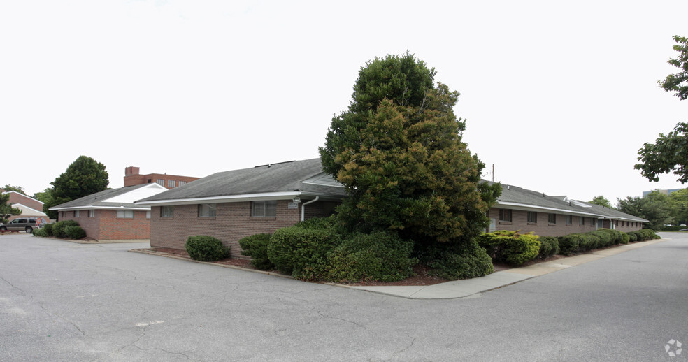 1704-1760 Sir William Osler Dr, Virginia Beach, VA for lease - Building Photo - Image 3 of 4