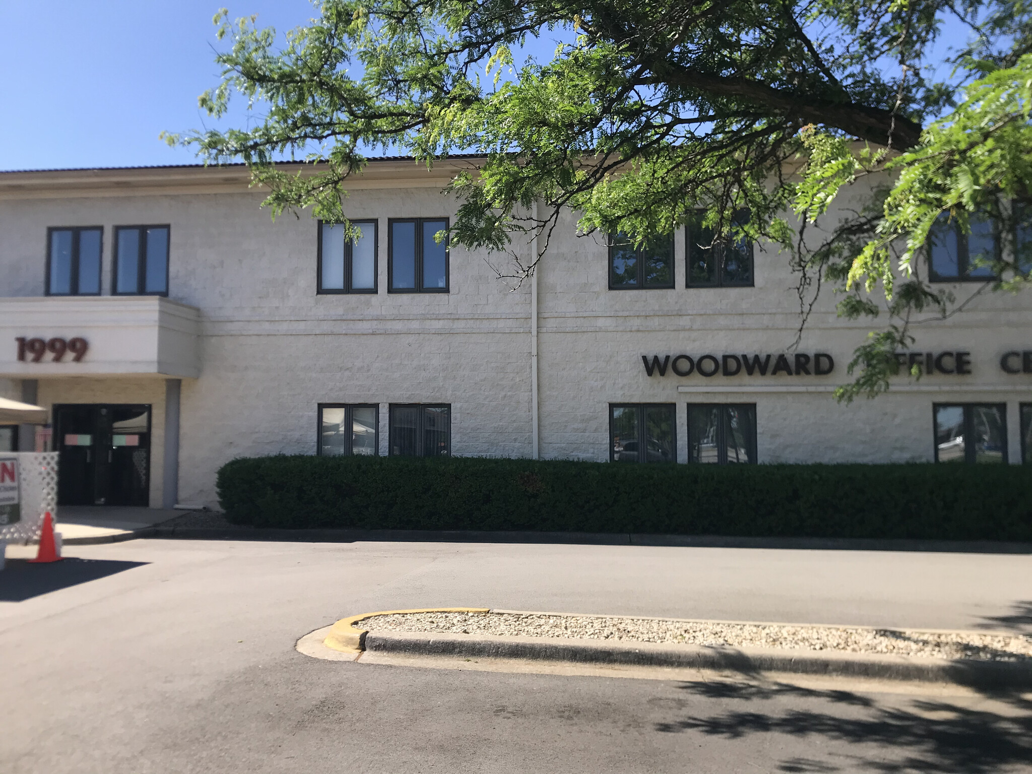 1999 W 75th St, Woodridge, IL for lease Primary Photo- Image 1 of 4