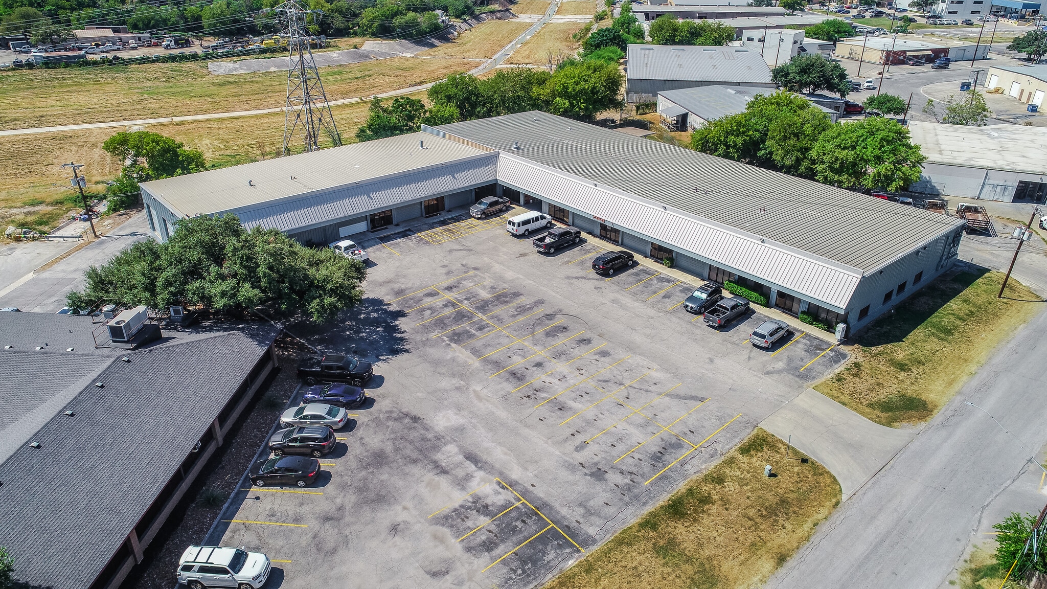 6803-6831 Breeden Ave, San Antonio, TX for lease Building Photo- Image 1 of 20